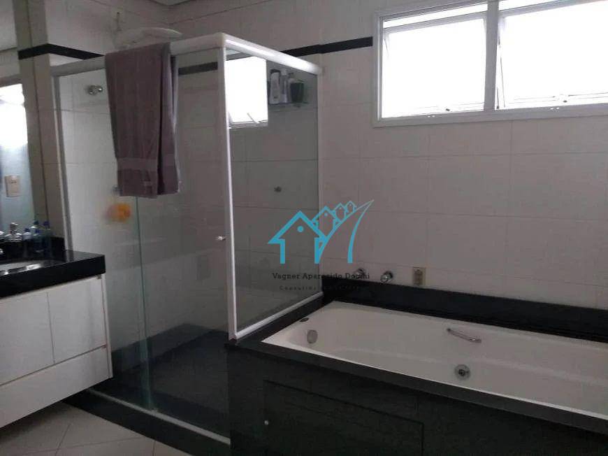 Apartamento para alugar com 4 quartos, 246m² - Foto 10