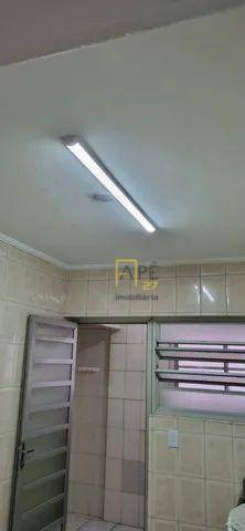 Apartamento para alugar com 2 quartos, 75m² - Foto 8