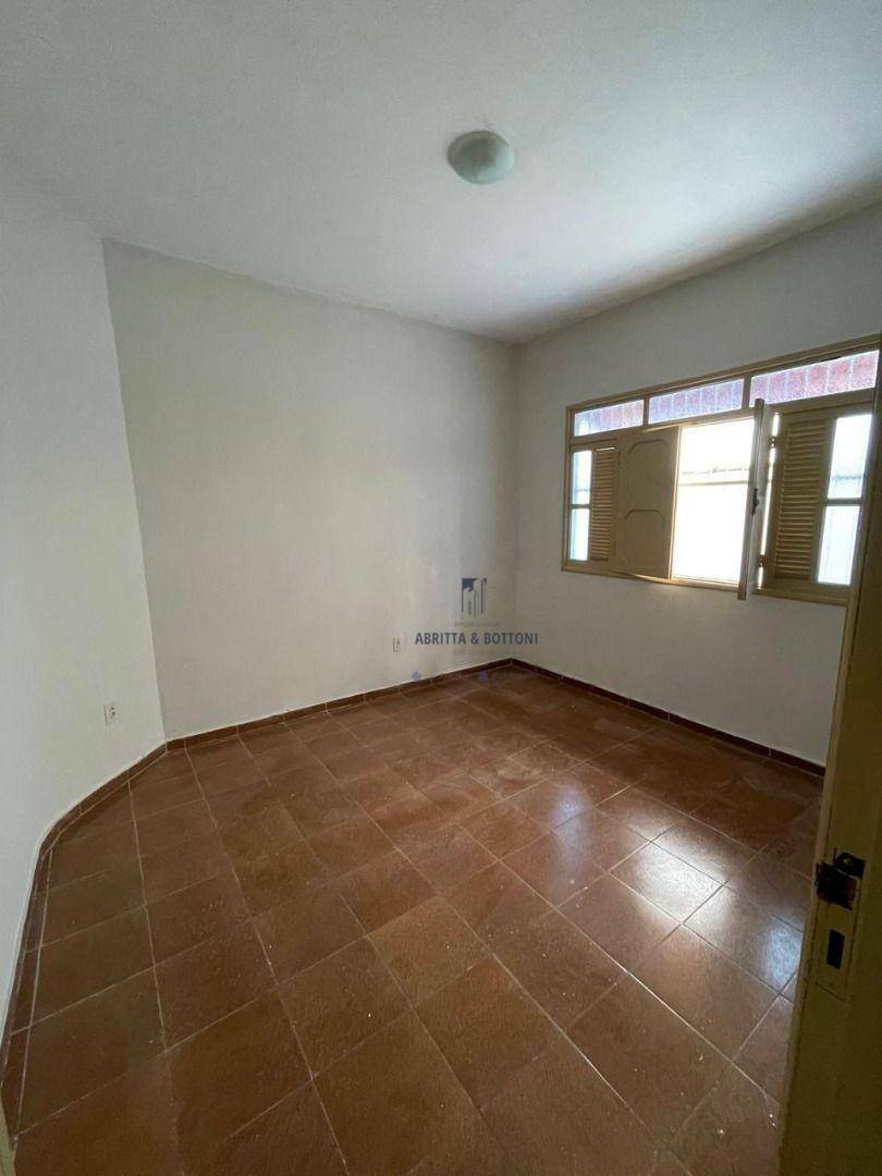 Casa à venda com 3 quartos, 210m² - Foto 8