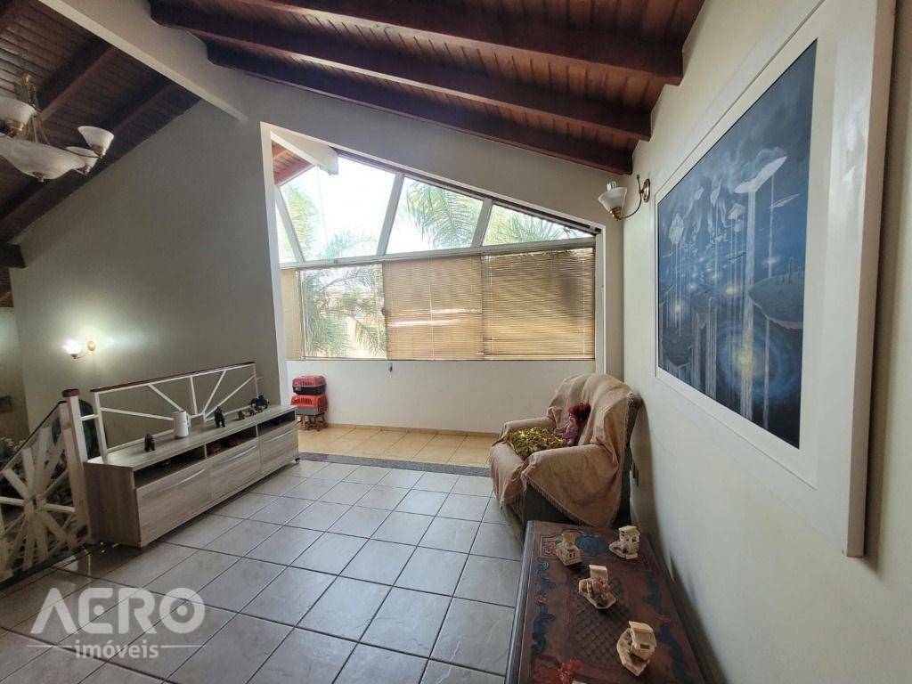 Casa à venda com 4 quartos, 190m² - Foto 25