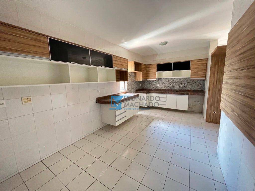 Apartamento à venda com 4 quartos, 230m² - Foto 7