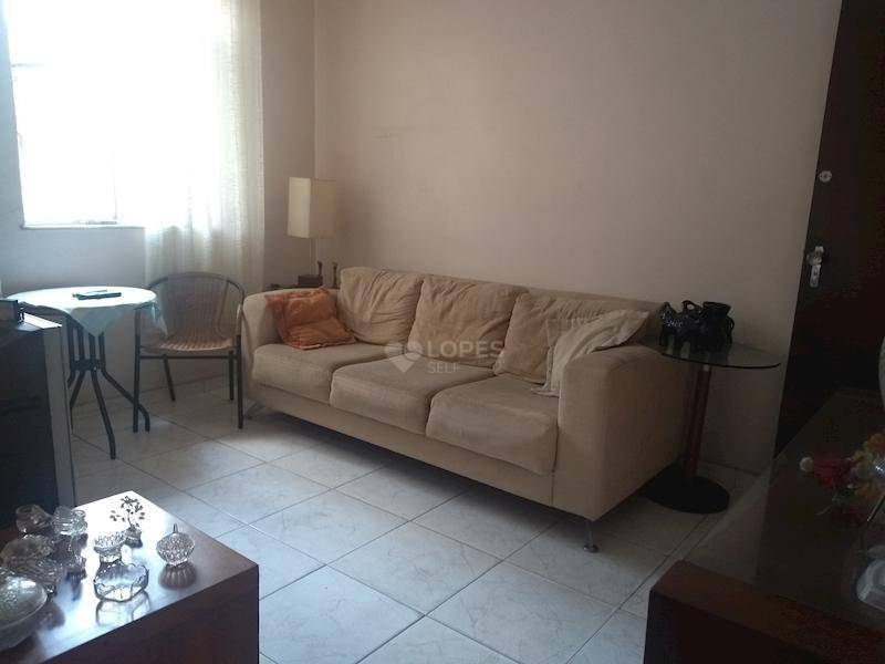 Apartamento à venda com 2 quartos, 80m² - Foto 2