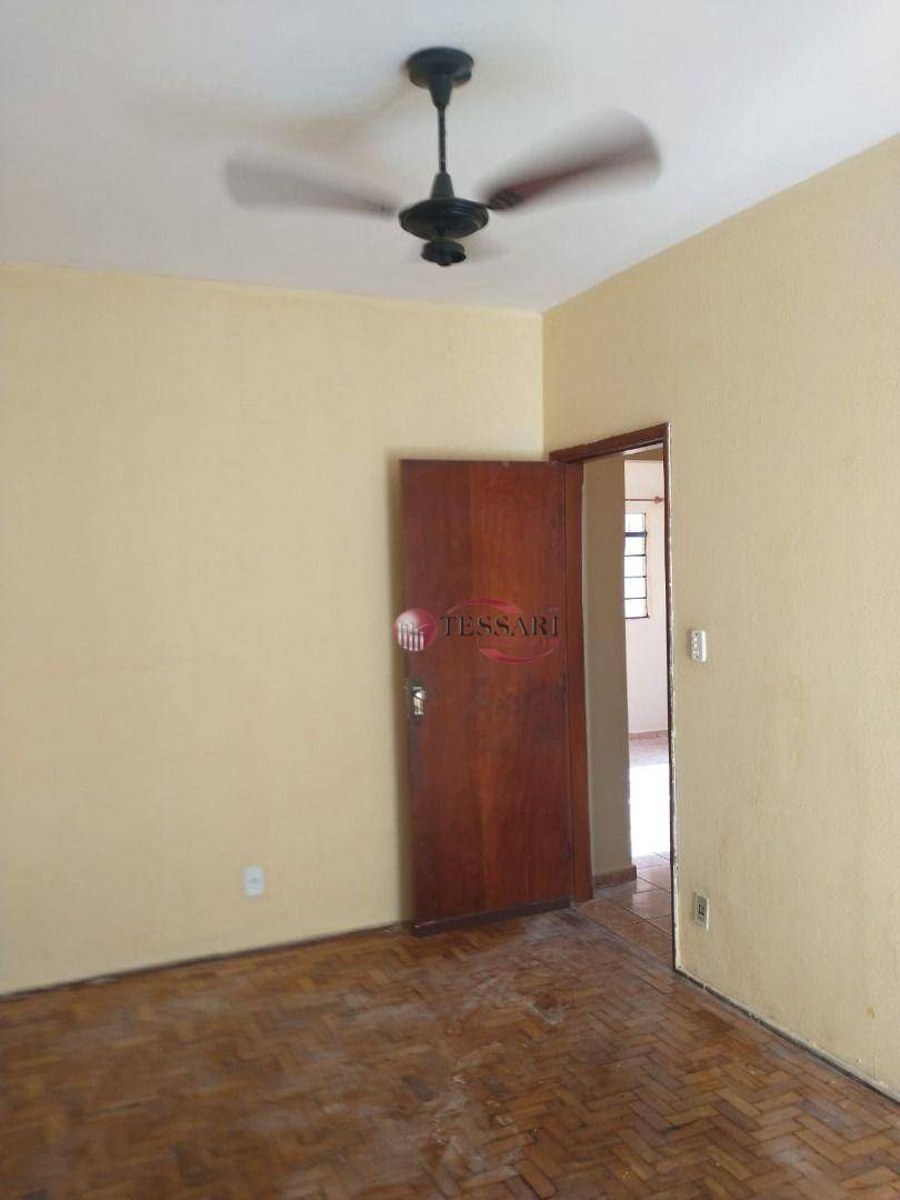 Casa para alugar com 2 quartos, 90m² - Foto 5