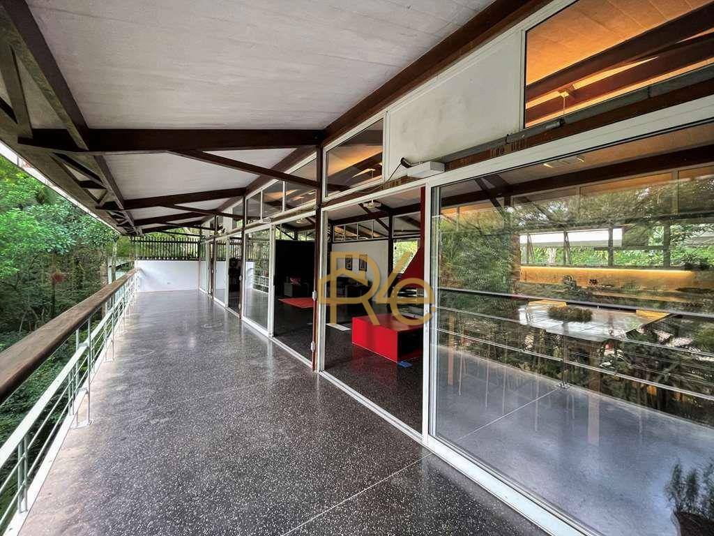 Casa de Condomínio à venda com 3 quartos, 380m² - Foto 31