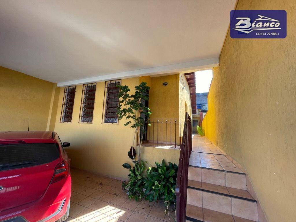 Casa para alugar com 3 quartos, 96m² - Foto 2