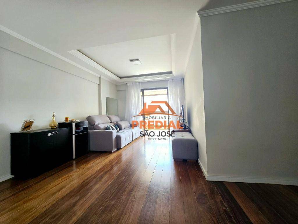 Apartamento à venda com 4 quartos, 144m² - Foto 10