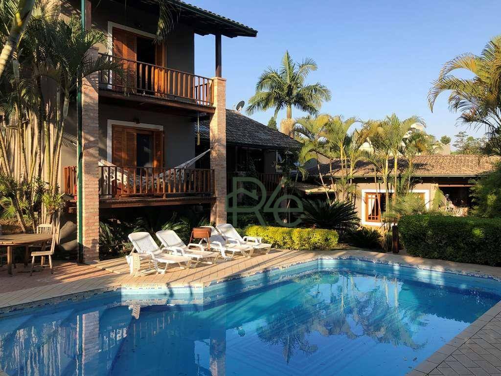 Casa de Condomínio à venda com 4 quartos, 450m² - Foto 1