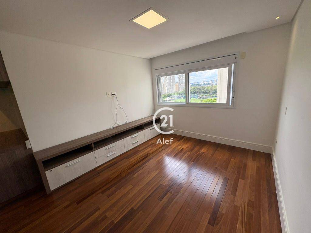 Apartamento à venda com 4 quartos, 241m² - Foto 28