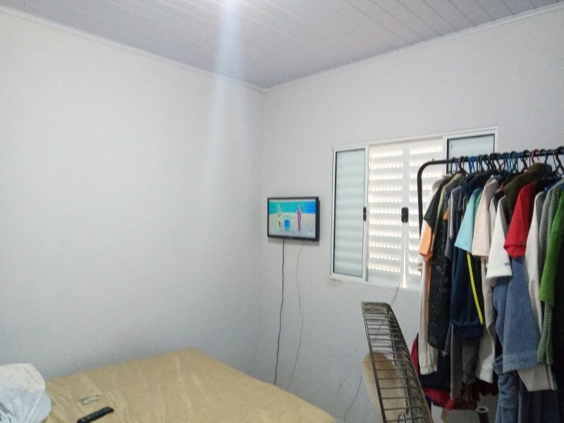 Casa à venda com 2 quartos, 60m² - Foto 2