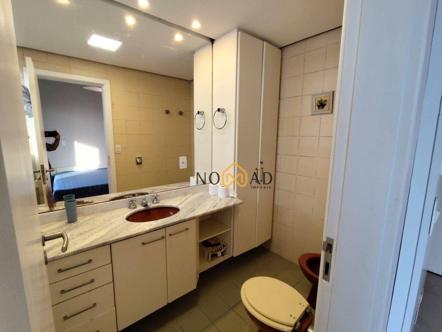 Apartamento para alugar com 4 quartos, 195m² - Foto 29