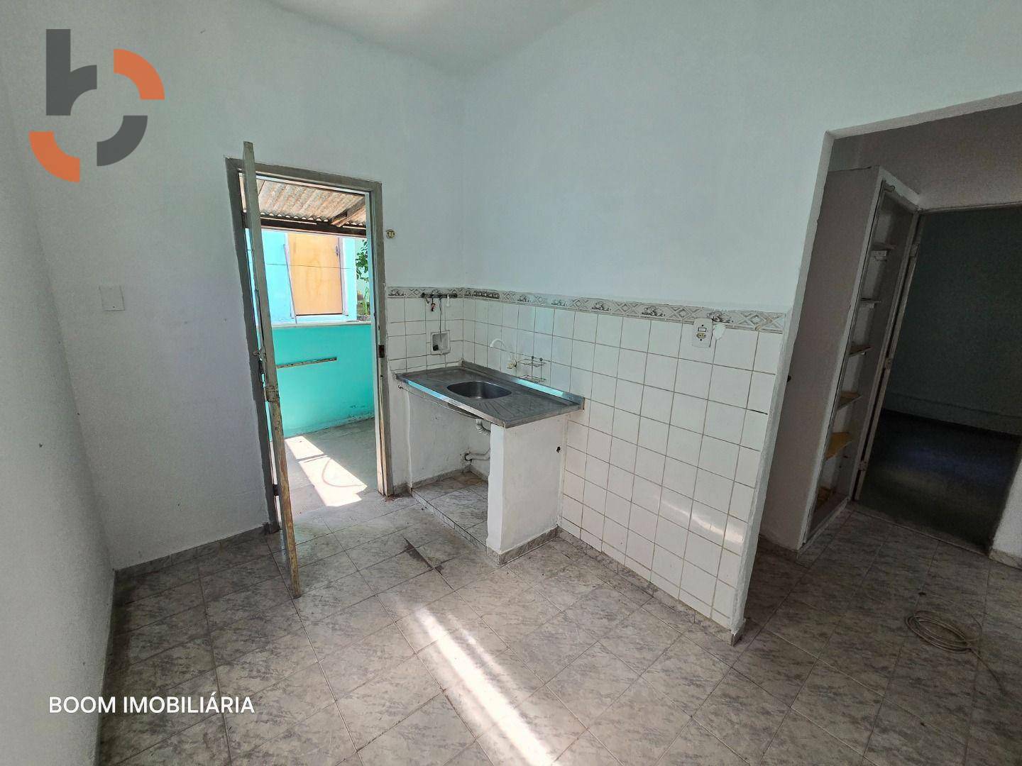 Casa à venda com 2 quartos, 56m² - Foto 2