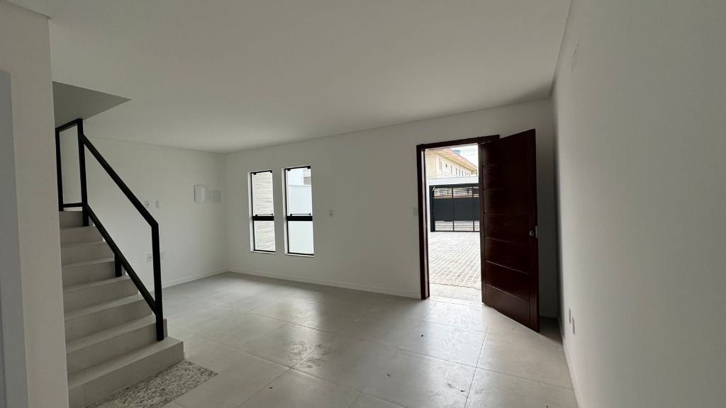 Casa à venda com 3 quartos, 90m² - Foto 5