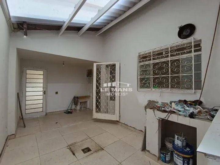 Casa para alugar com 3 quartos, 190m² - Foto 4