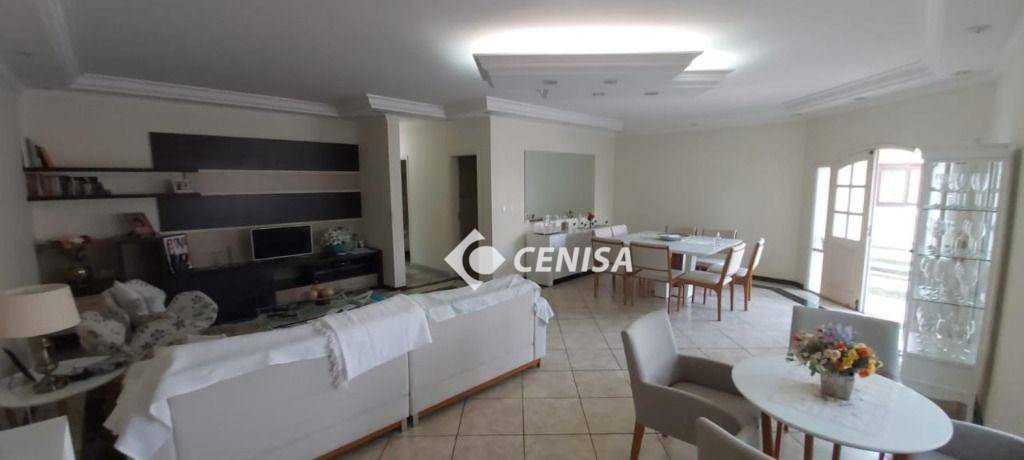 Casa de Condomínio à venda com 4 quartos, 295m² - Foto 2