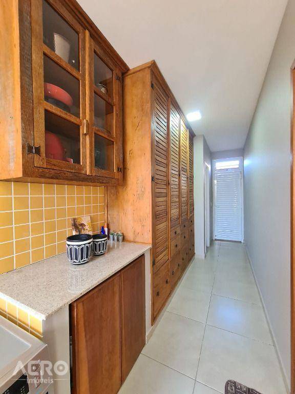 Casa de Condomínio à venda com 3 quartos, 232m² - Foto 35