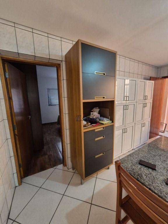 Casa à venda com 3 quartos, 172m² - Foto 10