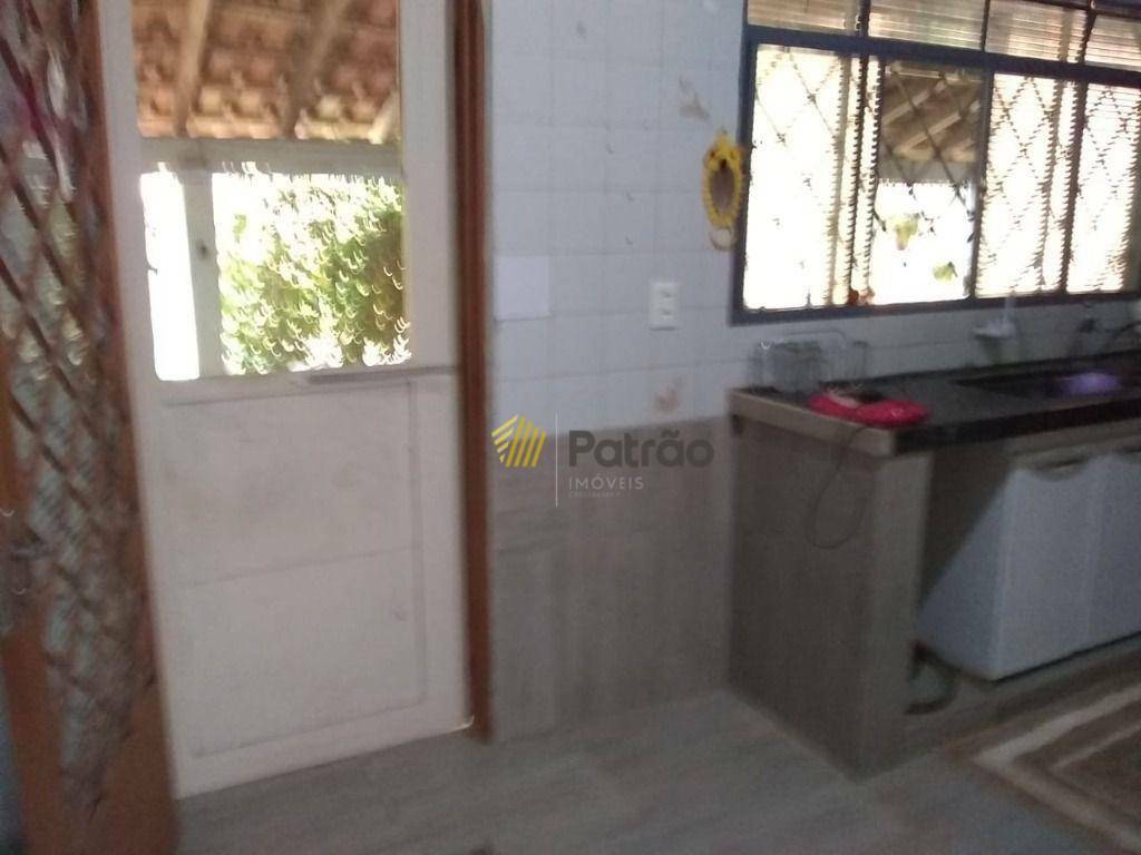 Chácara à venda com 1 quarto, 90m² - Foto 2