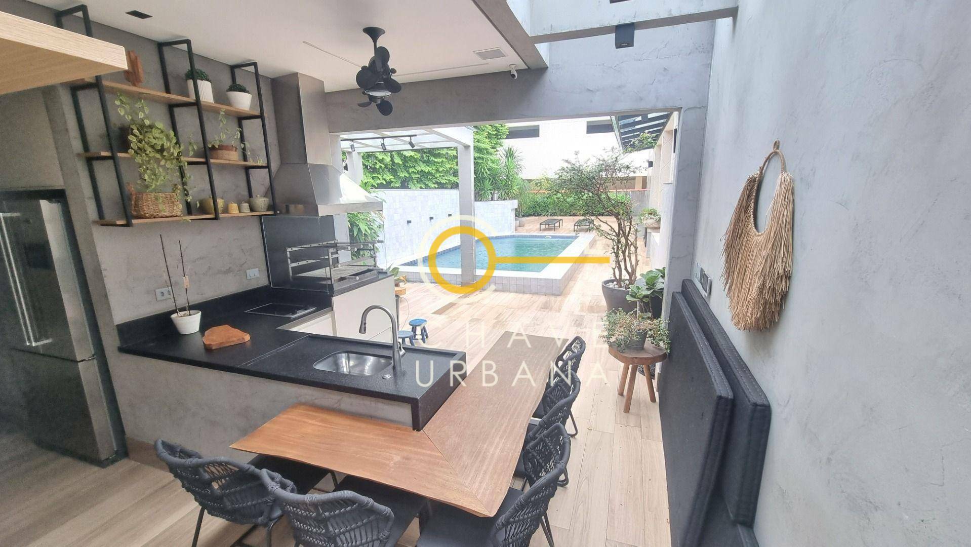 Casa à venda com 3 quartos, 350m² - Foto 1