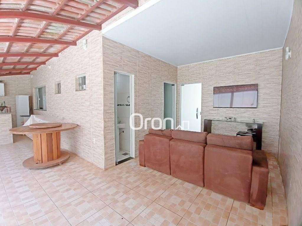 Casa de Condomínio à venda com 2 quartos, 125m² - Foto 2