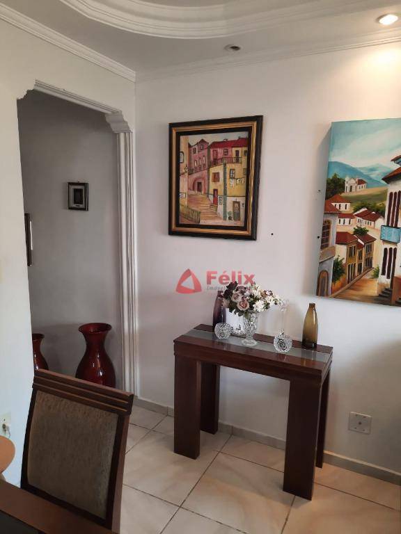 Apartamento à venda com 2 quartos, 62m² - Foto 5