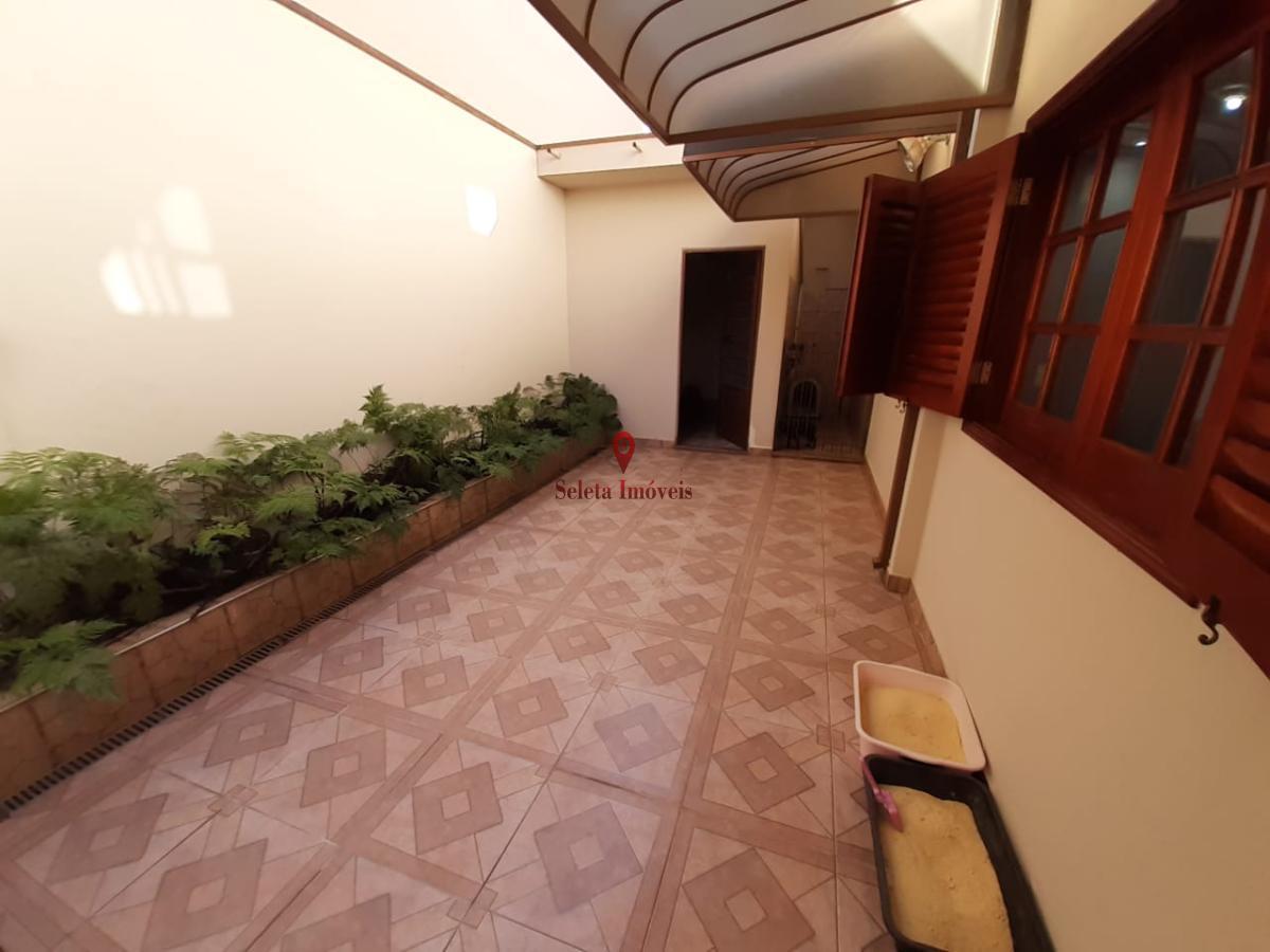 Casa para alugar com 3 quartos, 559m² - Foto 45