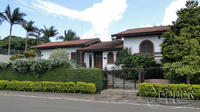 Casa à venda com 3 quartos, 390 - Foto 1