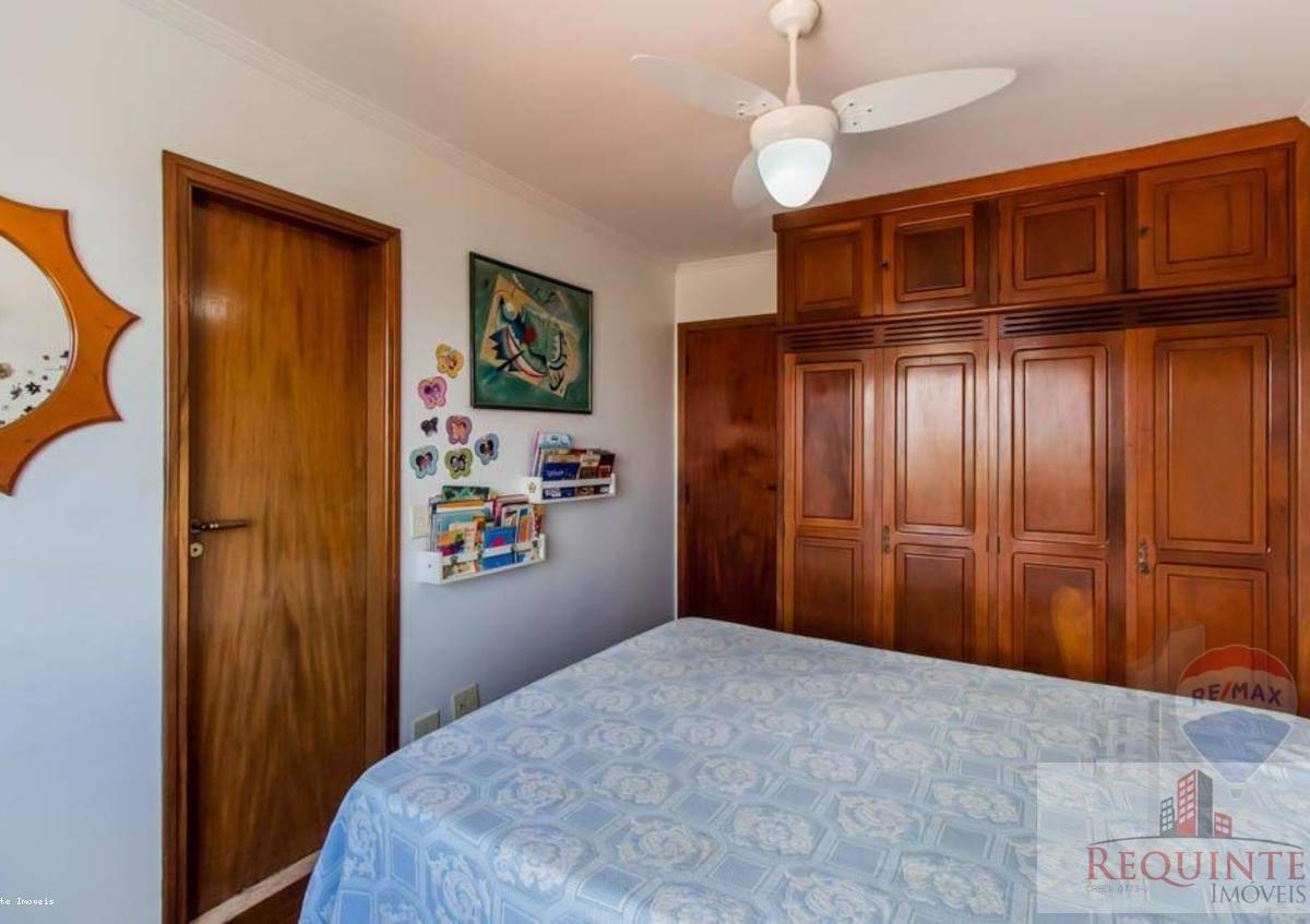 Apartamento à venda com 4 quartos, 167m² - Foto 15