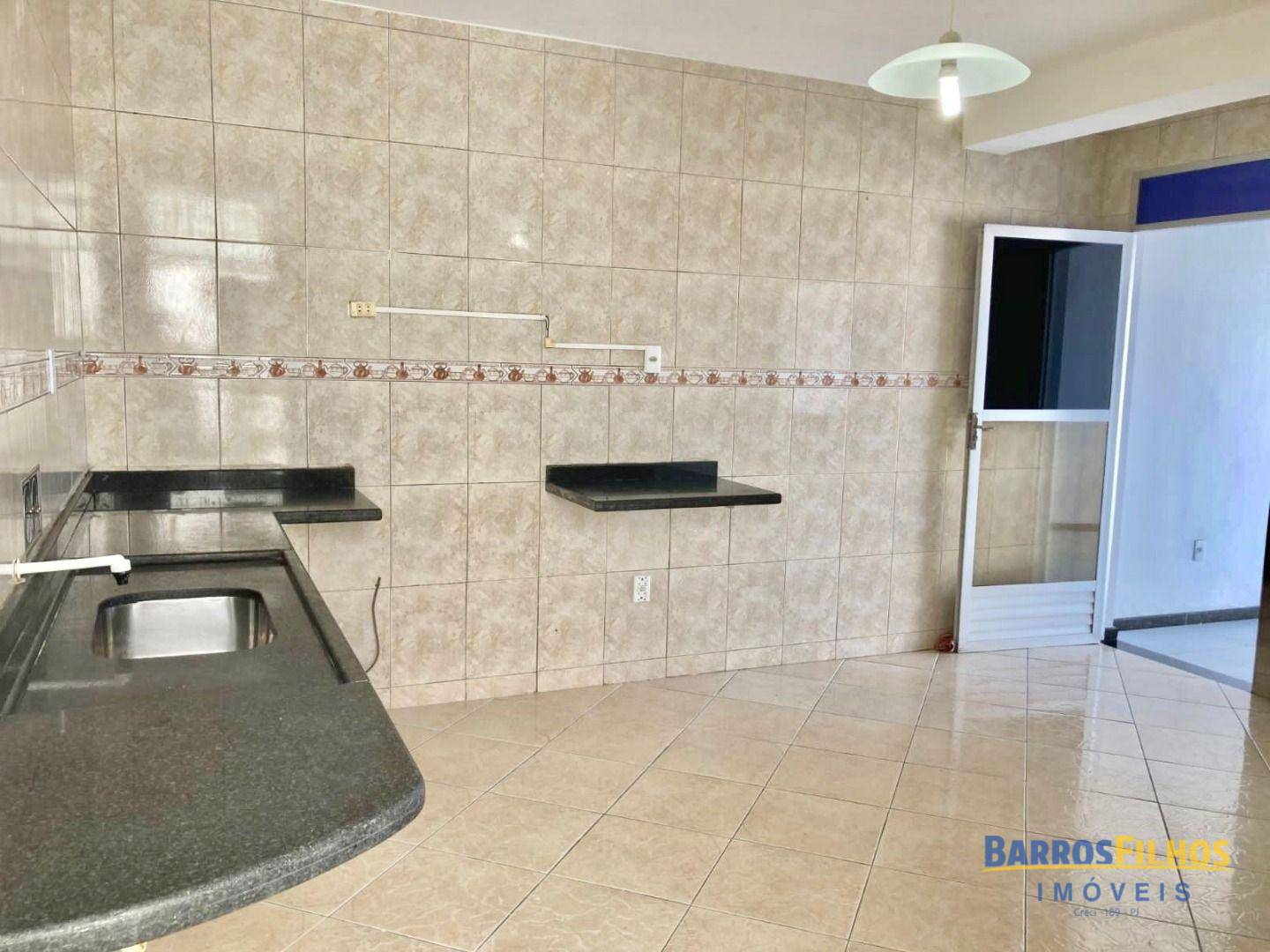 Casa para alugar com 4 quartos, 300m² - Foto 9