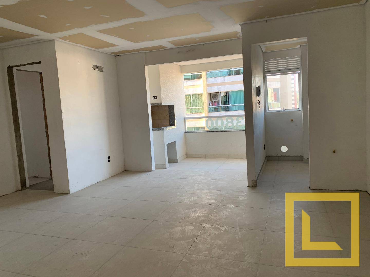 Apartamento à venda com 3 quartos, 81m² - Foto 3