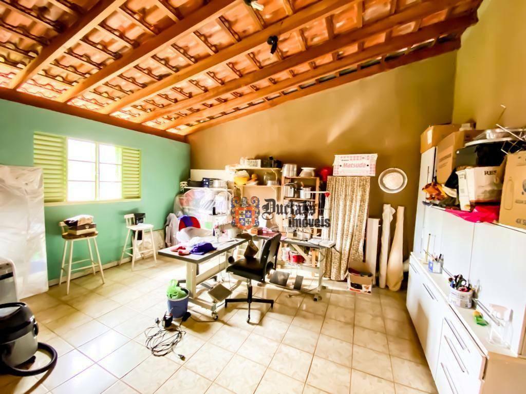 Chácara à venda com 3 quartos, 200m² - Foto 15