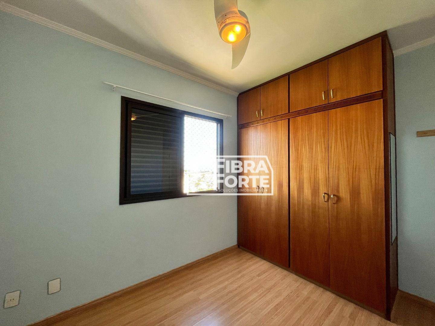 Apartamento para alugar com 2 quartos, 69m² - Foto 12