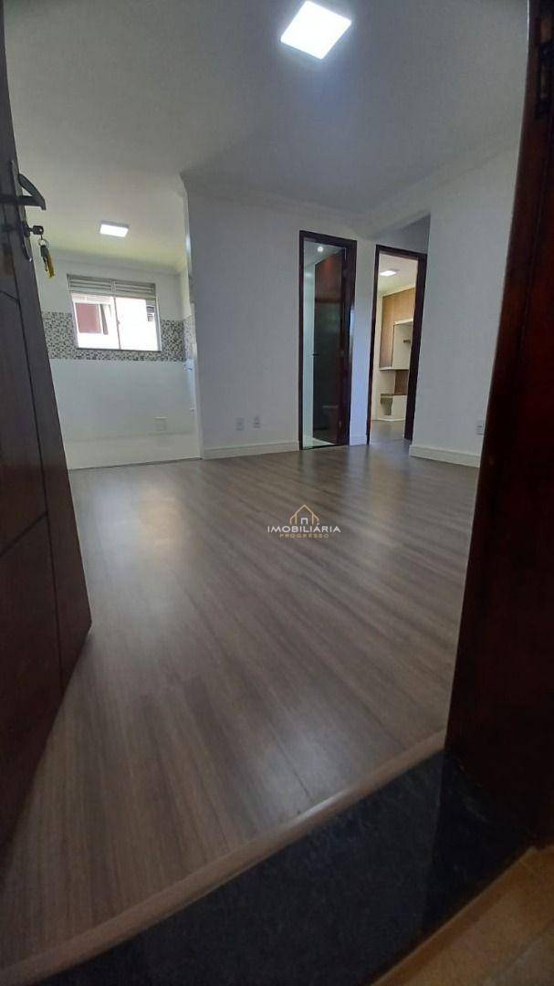 Apartamento à venda com 2 quartos, 42m² - Foto 2