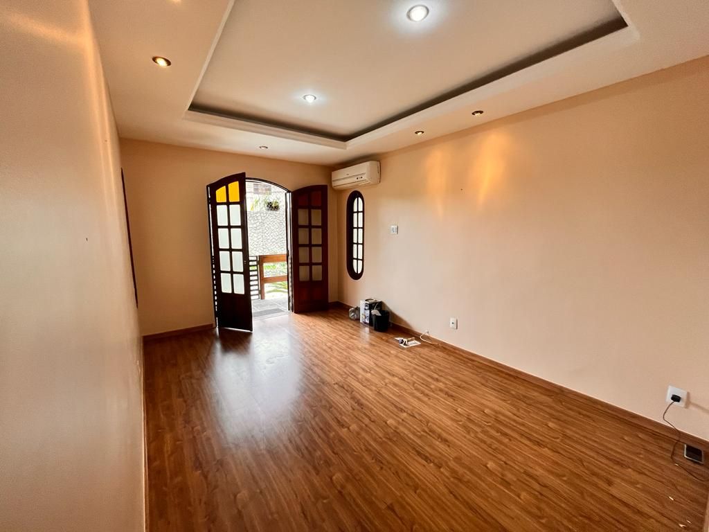 Casa de Condomínio à venda com 3 quartos, 225m² - Foto 13