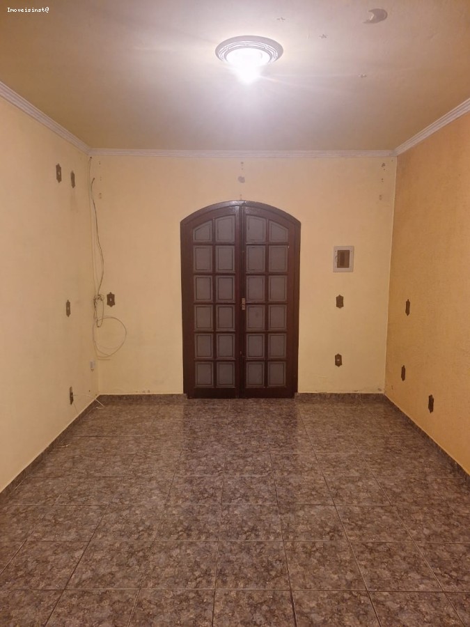 Casa à venda com 3 quartos, 130m² - Foto 3