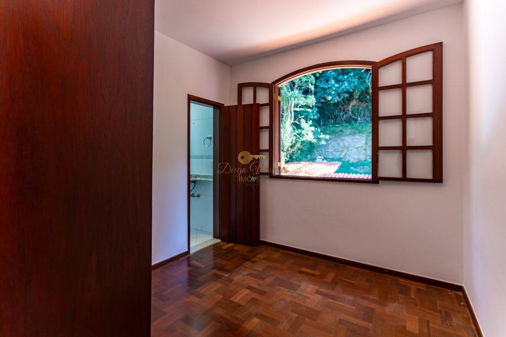 Casa de Condomínio para alugar com 5 quartos, 300m² - Foto 36