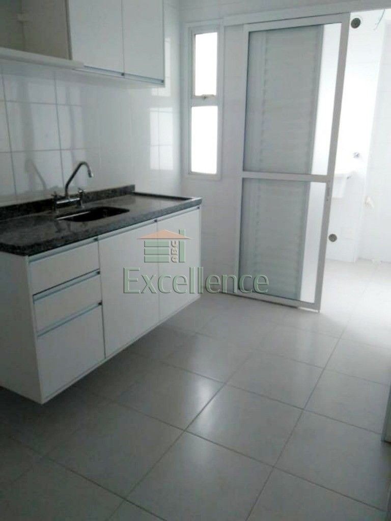 Apartamento para alugar com 3 quartos, 82m² - Foto 2