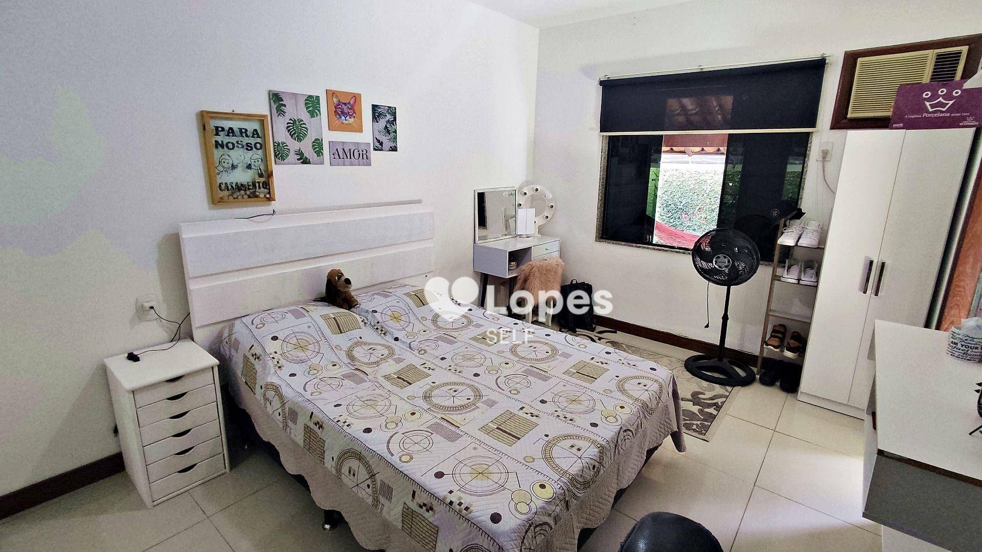 Casa de Condomínio à venda com 4 quartos, 315m² - Foto 19