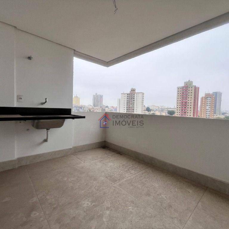 Apartamento à venda com 2 quartos, 67m² - Foto 4