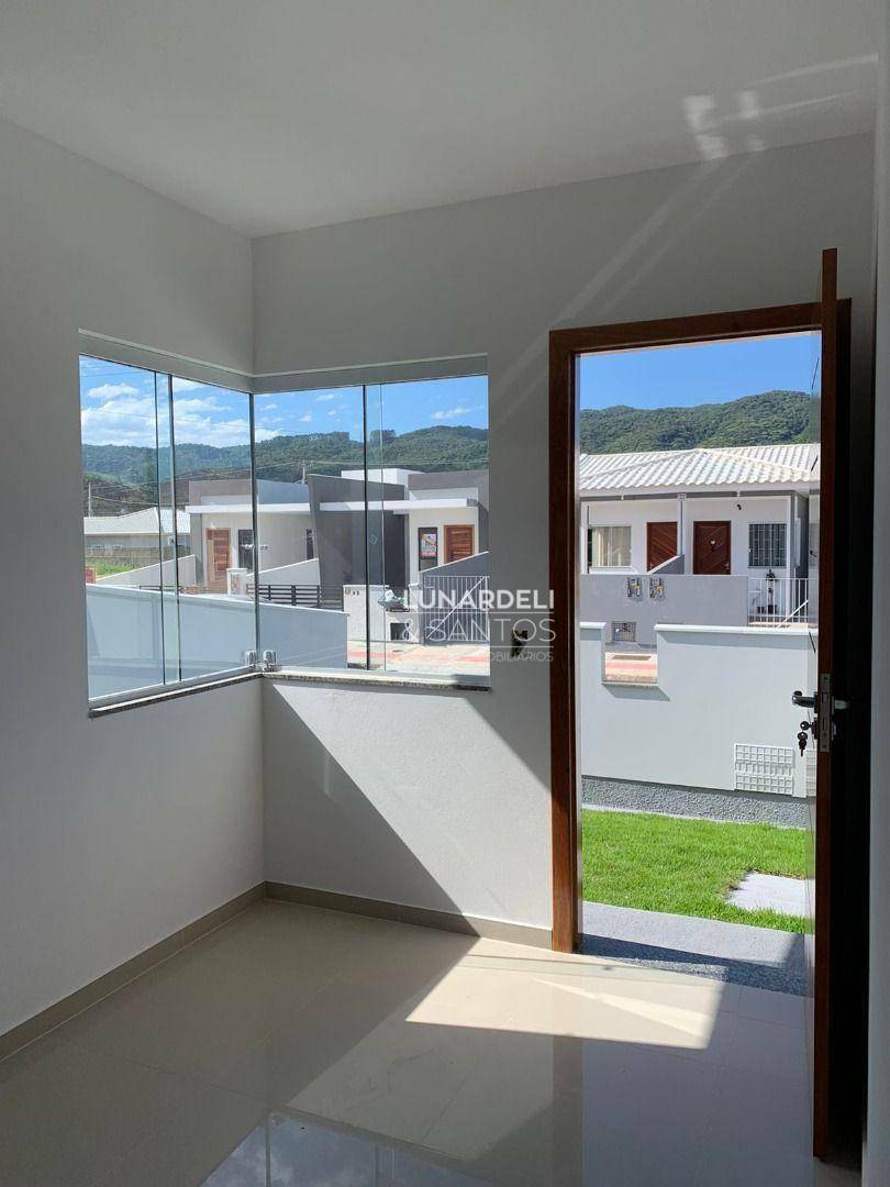 Casa à venda com 2 quartos, 49m² - Foto 13