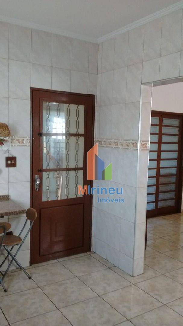 Casa à venda com 2 quartos, 165m² - Foto 12