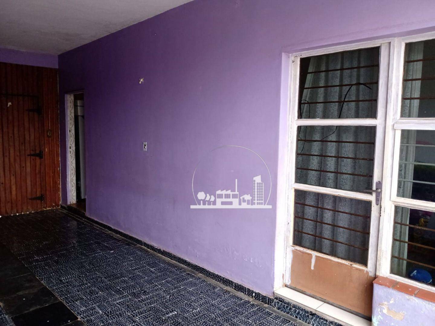 Casa à venda com 3 quartos, 177m² - Foto 1