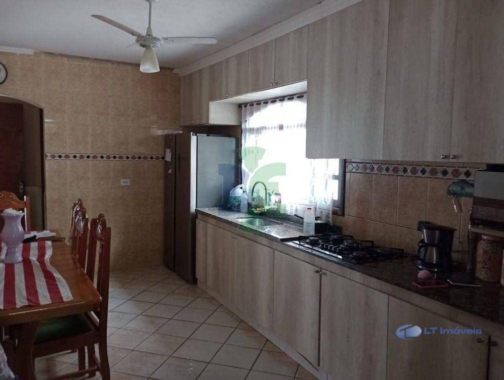 Casa à venda com 3 quartos, 138m² - Foto 8