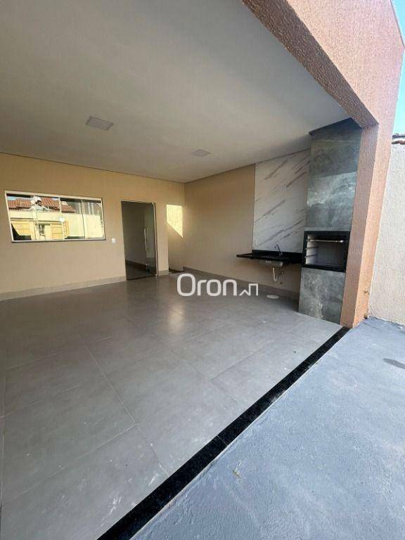 Casa à venda com 3 quartos, 100m² - Foto 2