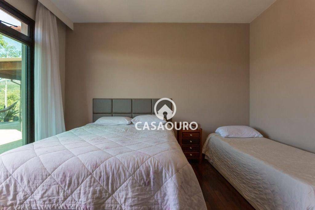 Casa de Condomínio à venda com 4 quartos, 315m² - Foto 10