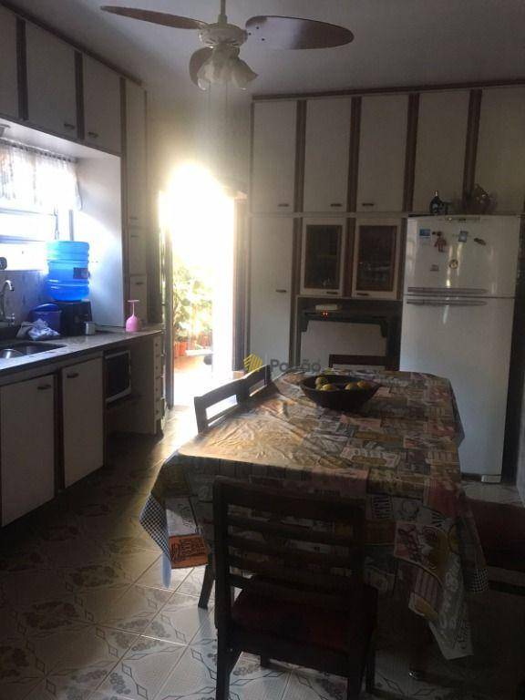 Sobrado à venda com 3 quartos, 230m² - Foto 25