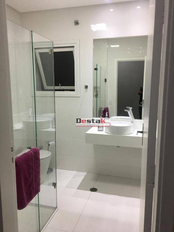 Sobrado à venda com 4 quartos, 380m² - Foto 4