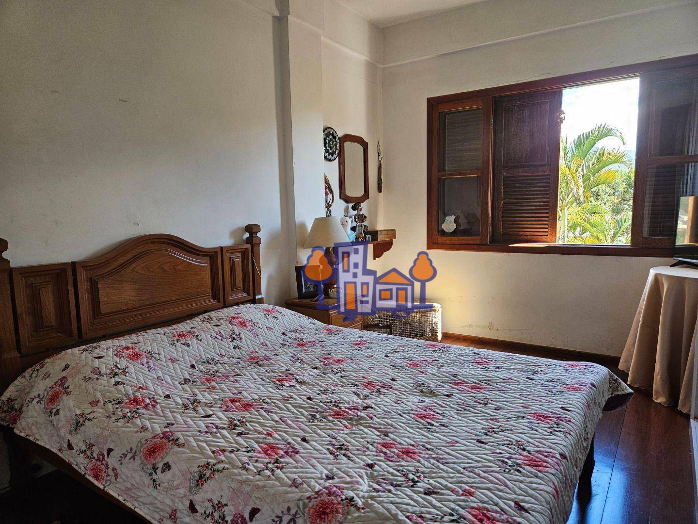 Casa de Condomínio à venda com 4 quartos, 315m² - Foto 17