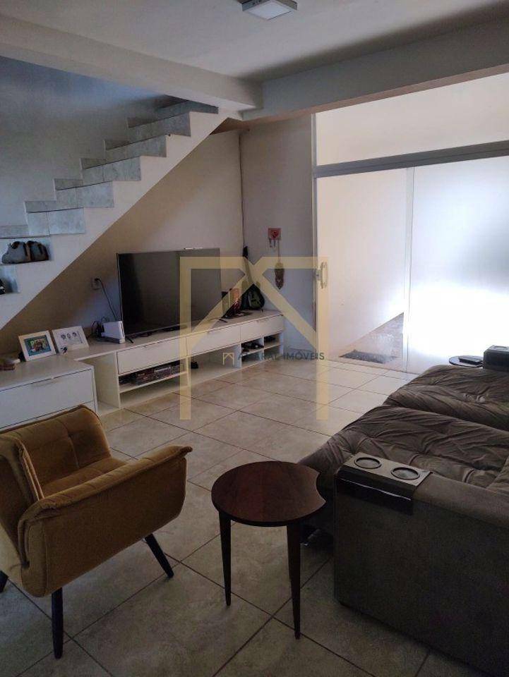 Casa à venda com 2 quartos, 150m² - Foto 13