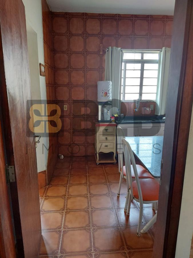 Casa à venda com 5 quartos, 232m² - Foto 10