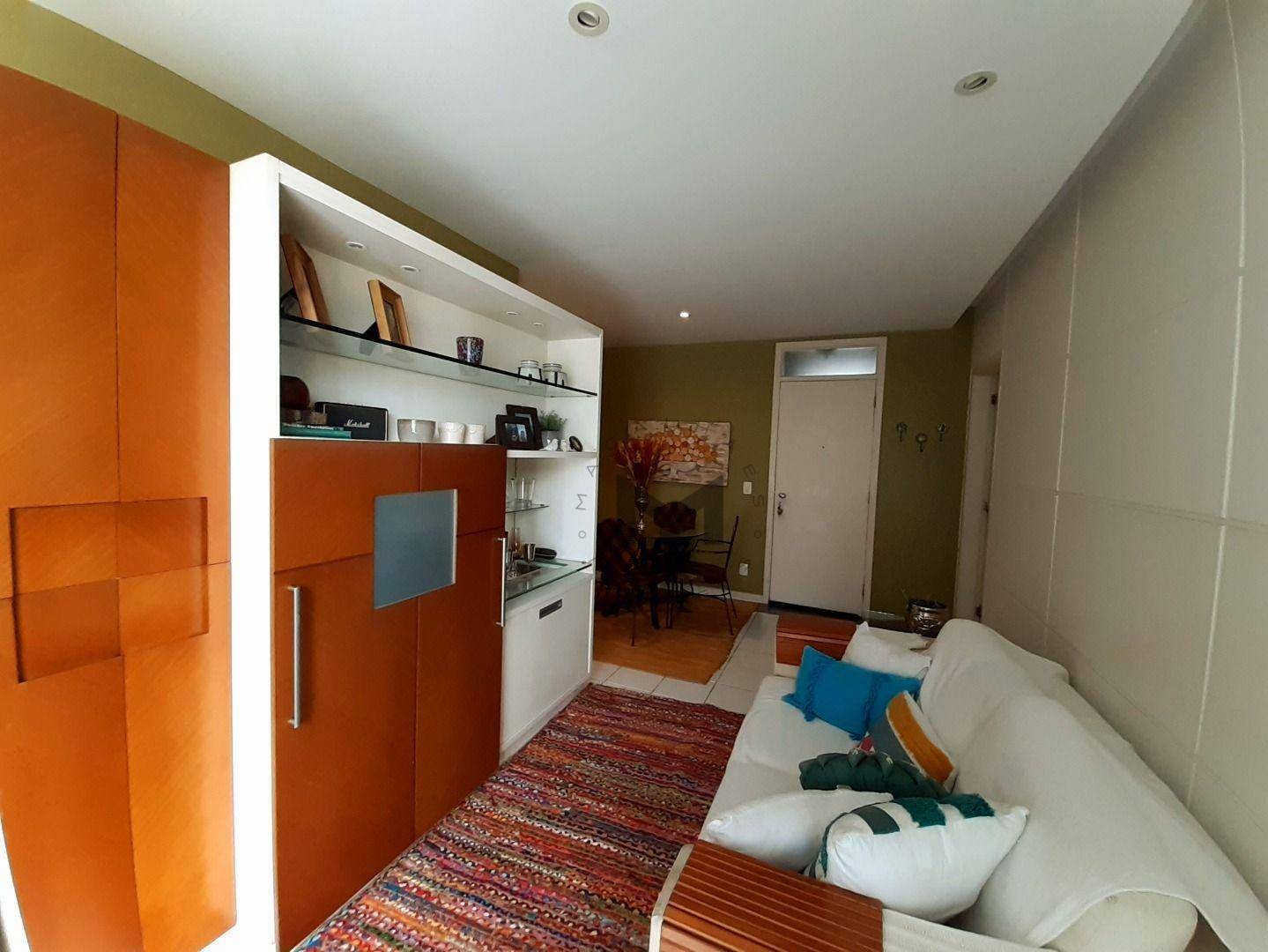 Apartamento à venda com 2 quartos, 70m² - Foto 4